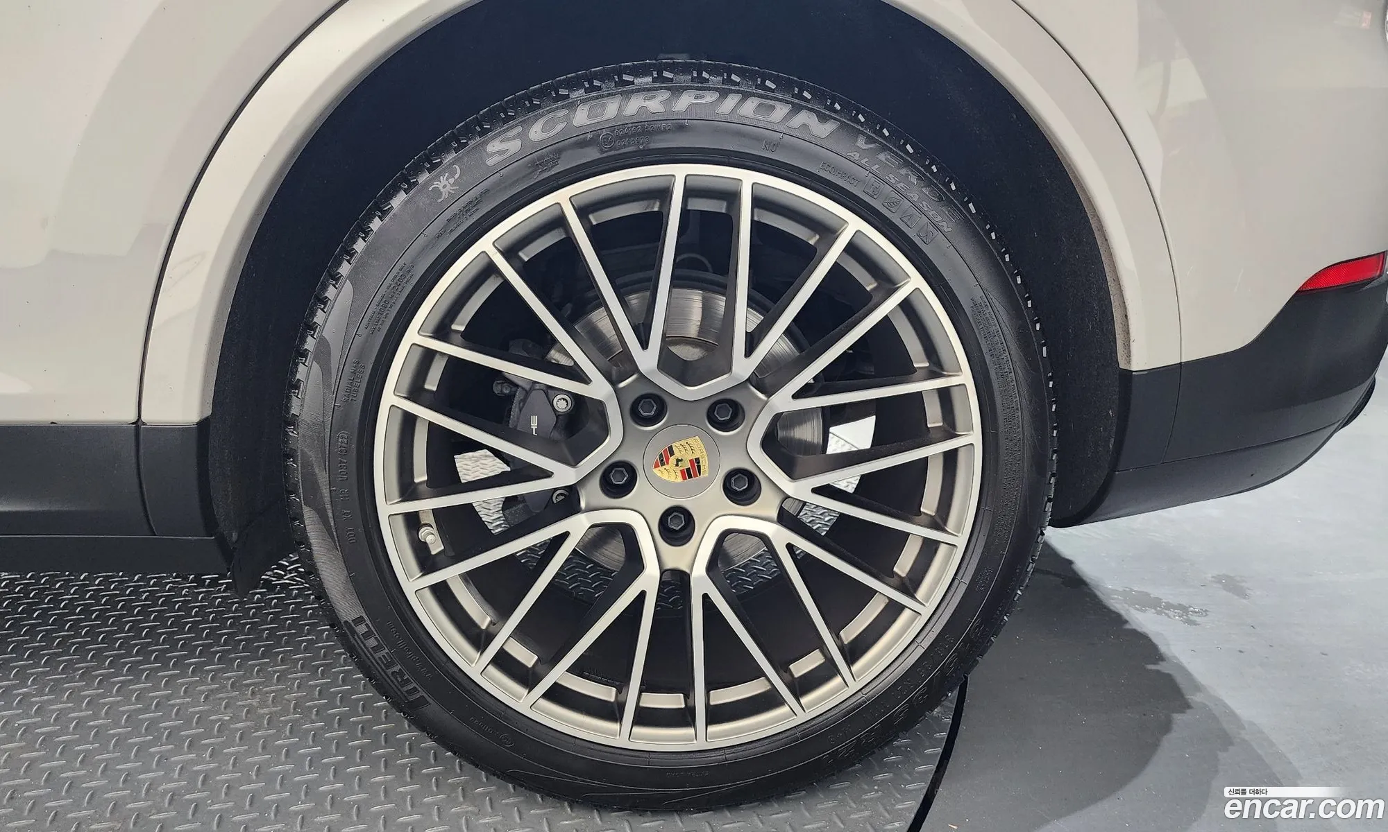 Porsche Cayenne 2023 WP1BA29Y6PDA36965 — 24