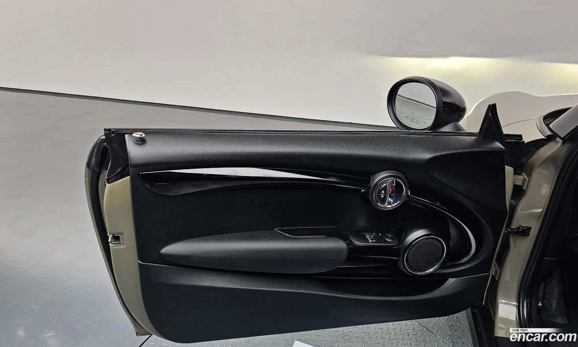 Mini Cooper S 2018 WMWXP7102KT878643 — 2