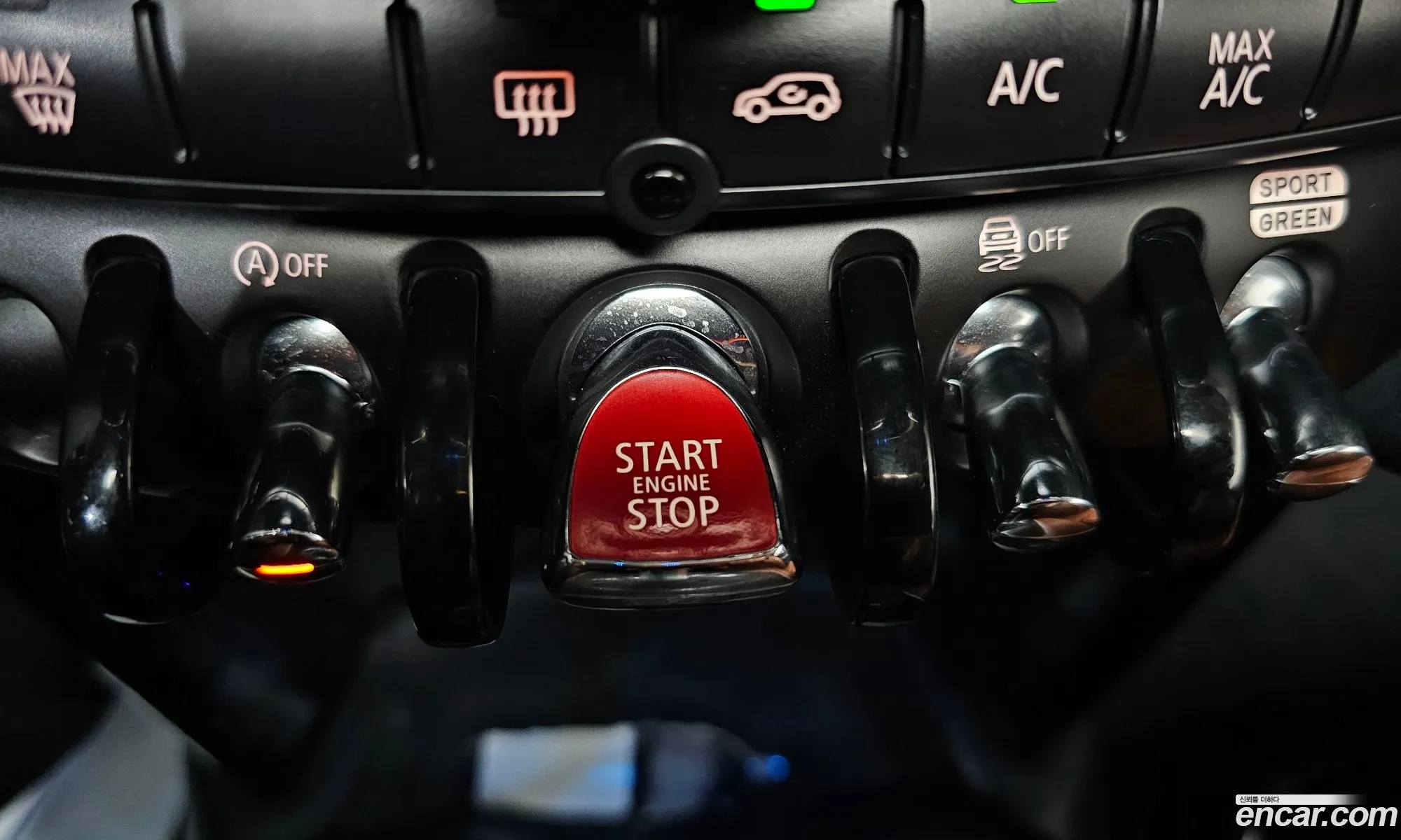 Mini Cooper S 2018 WMWXP7102KT878643 — 3