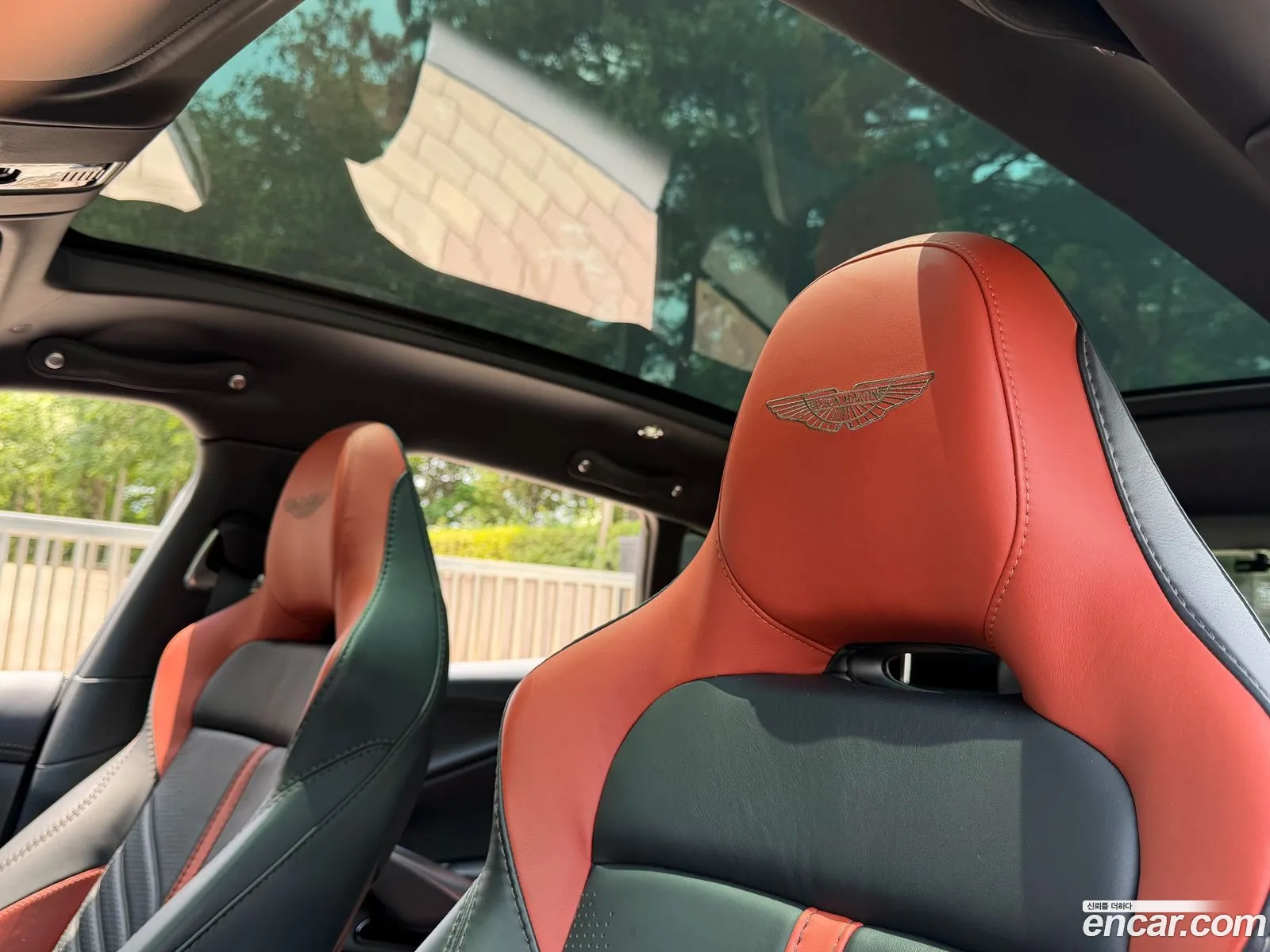 Aston Martin DBX 2023 — 15