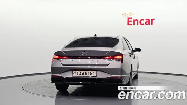Hyundai Elantra Hybrid 2020 — 3
