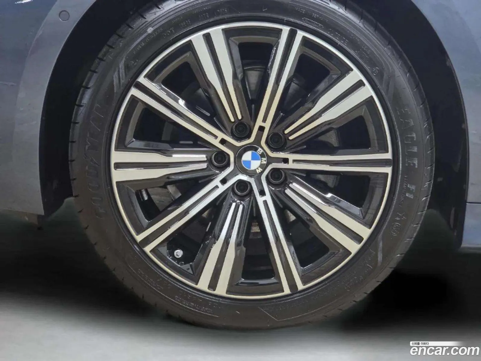 BMW 3 Series 2025 — 4