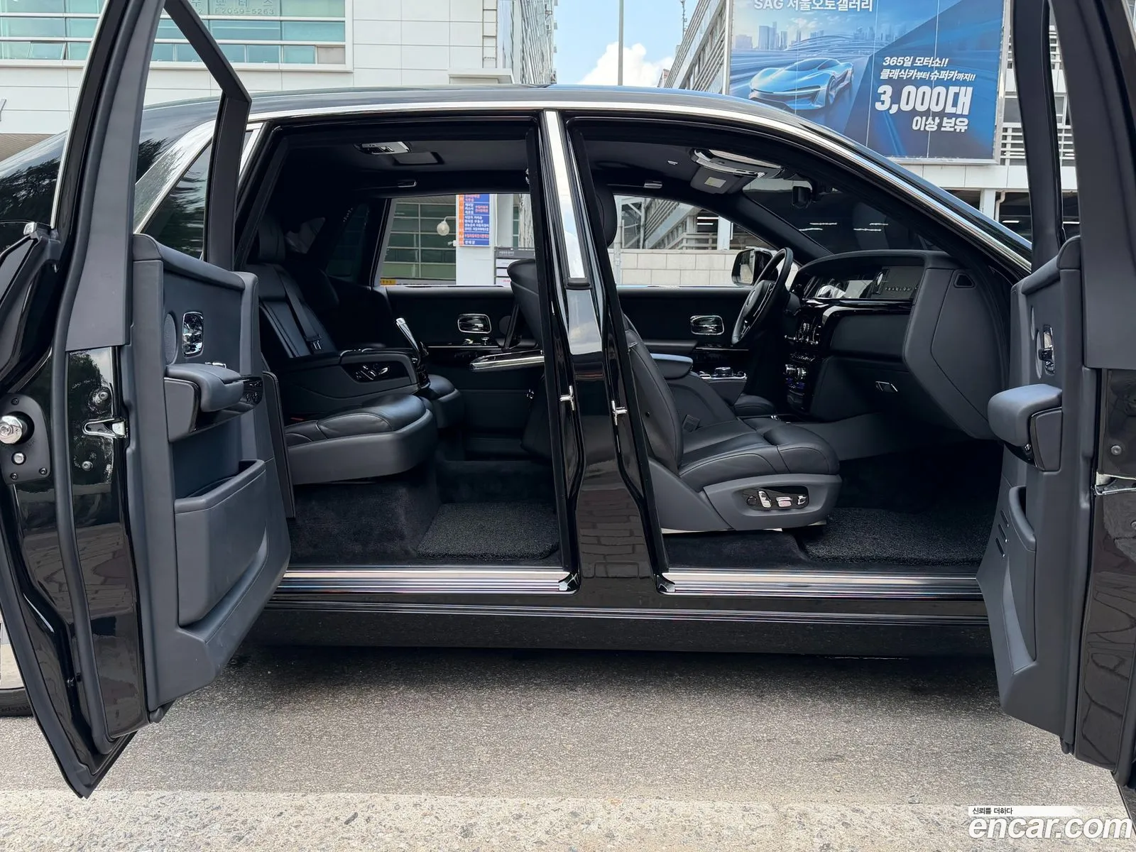 Rolls-Royce Phantom 2018 — 14