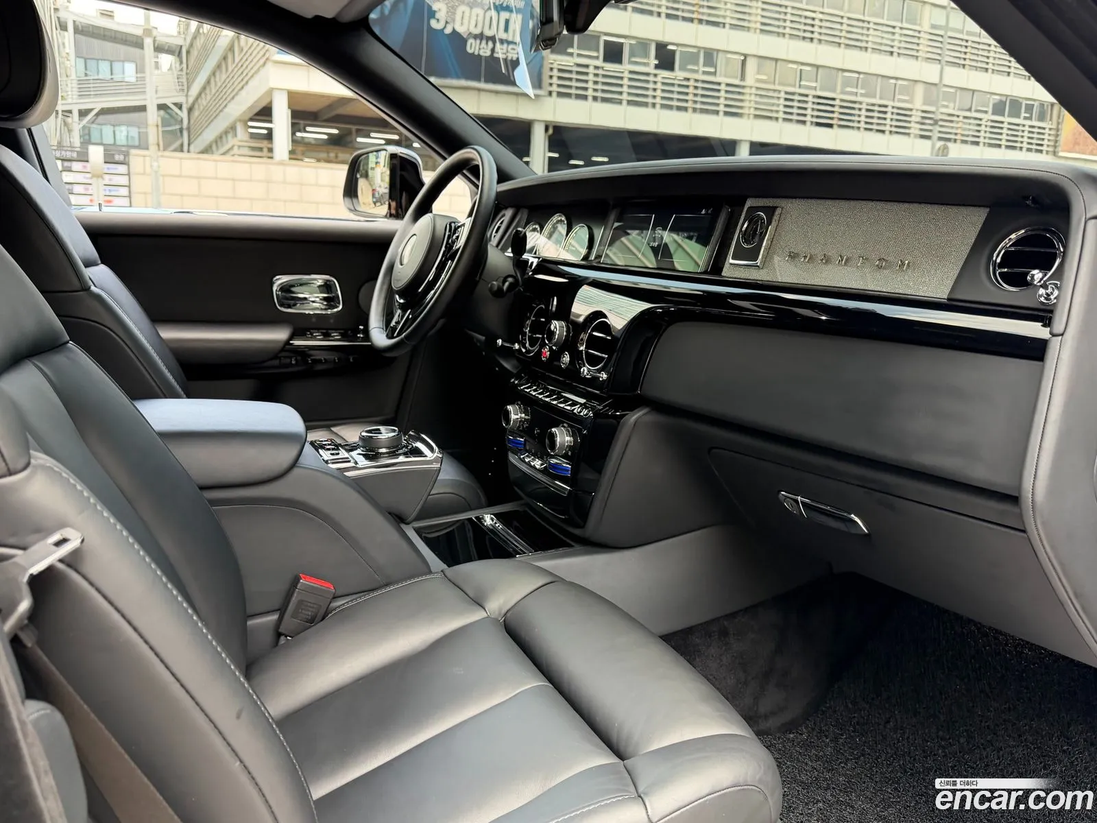Rolls-Royce Phantom 2018 — 17