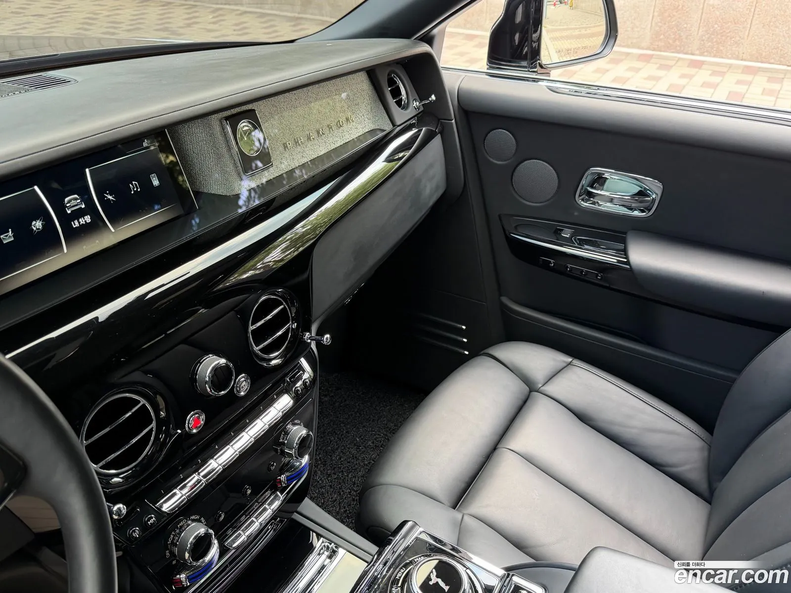 Rolls-Royce Phantom 2018 — 16