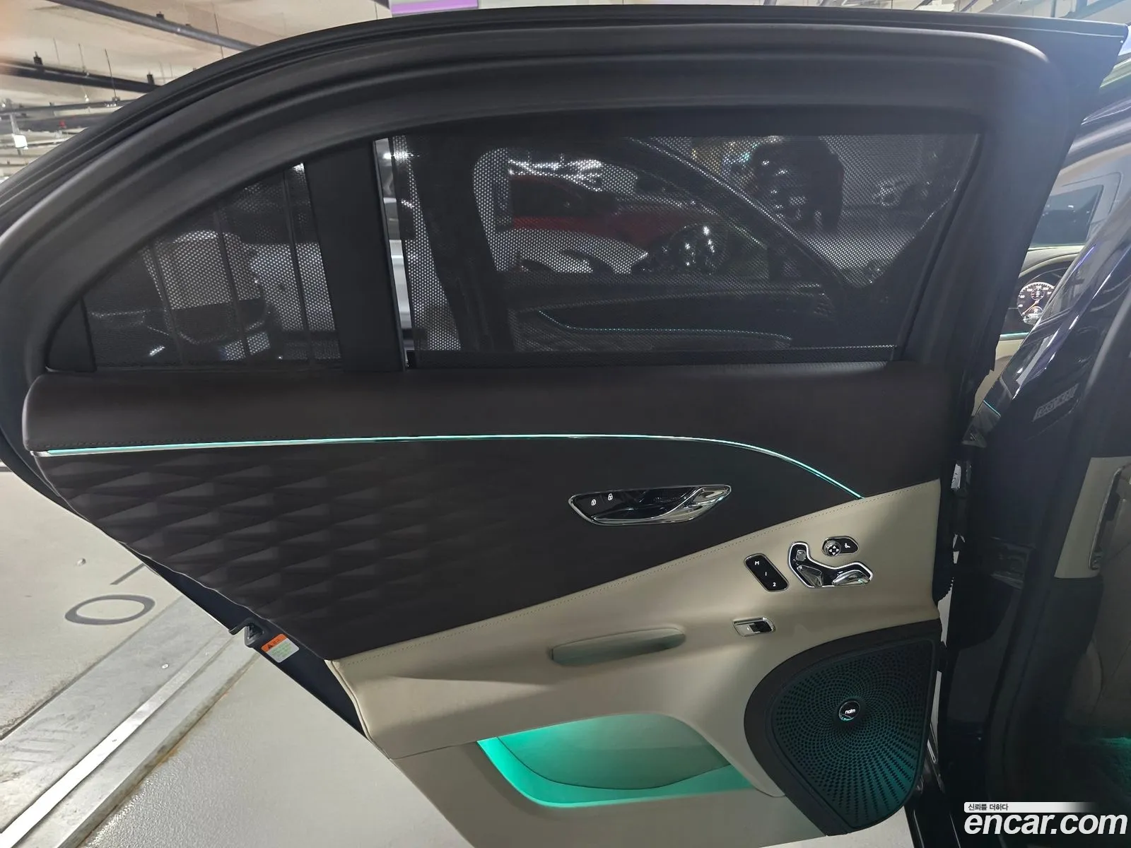 Bentley Flying Spur 2022 — 14
