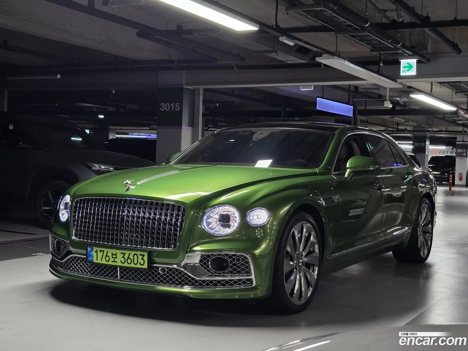 Bentley Flying Spur 2022 — 18