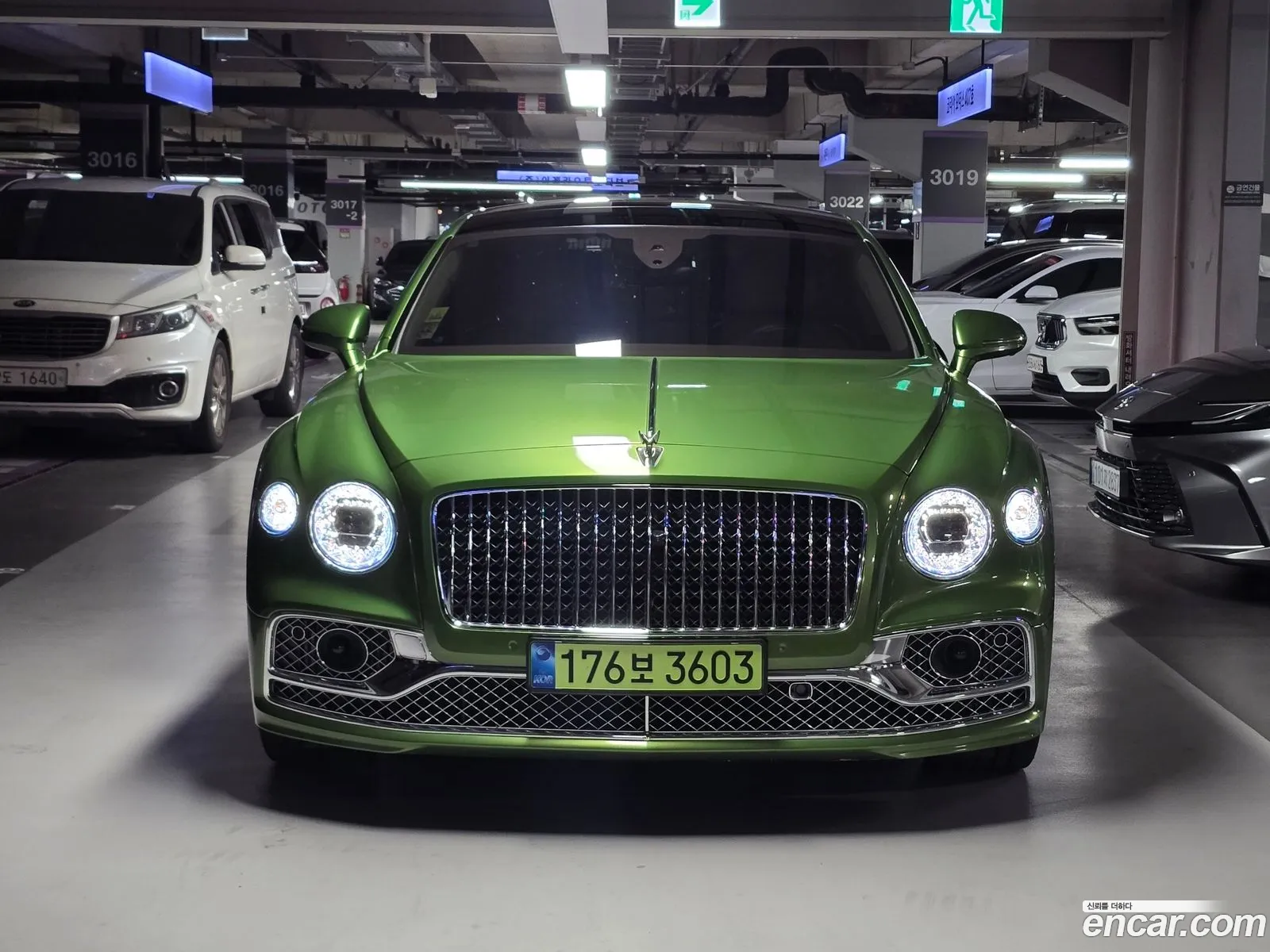 Bentley Flying Spur 2022 — 12