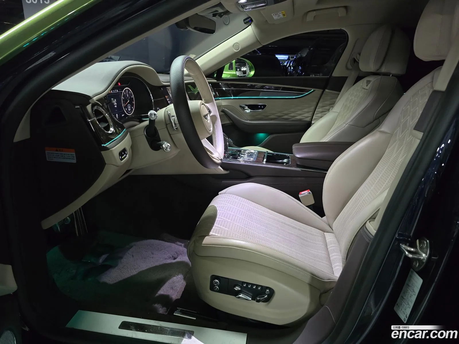 Bentley Flying Spur 2022 — 16