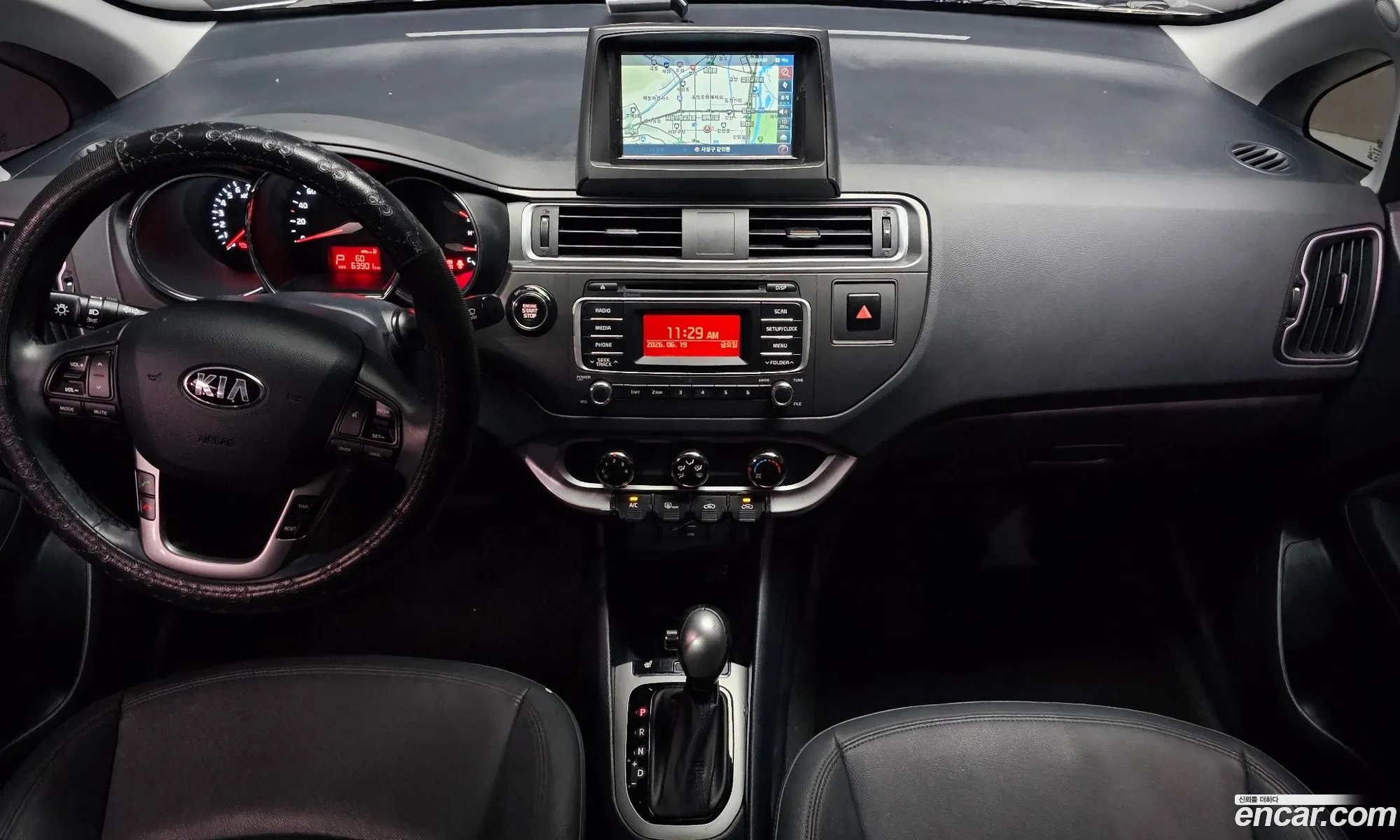 Kia Pride 2015 — 2