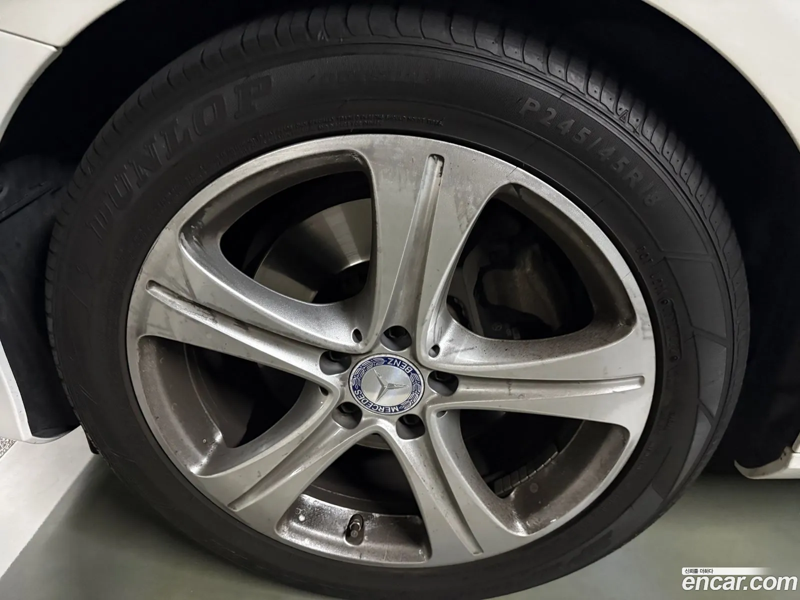 Mercedes-Benz E-Class W213 2017 — 12