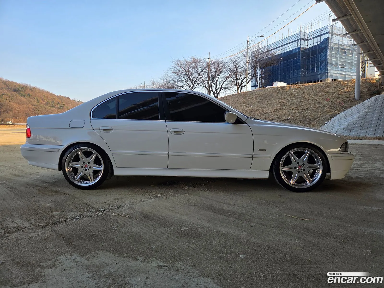 BMW 5 Series 2002 — 7