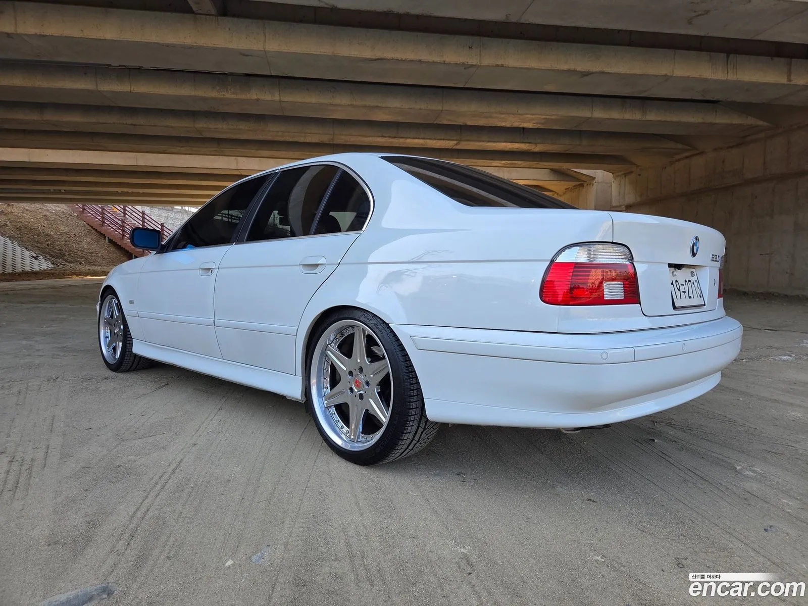 BMW 5 Series 2002 — 11