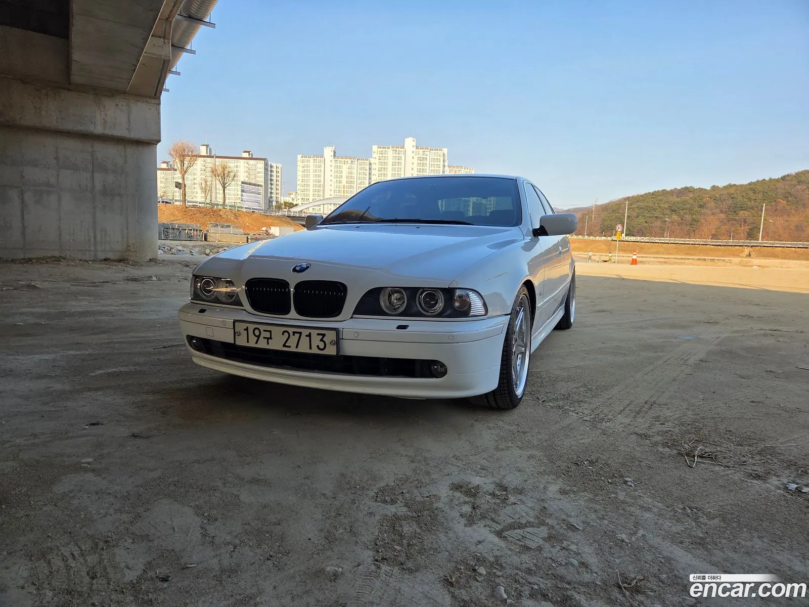 BMW 5 Series 2002 — 5