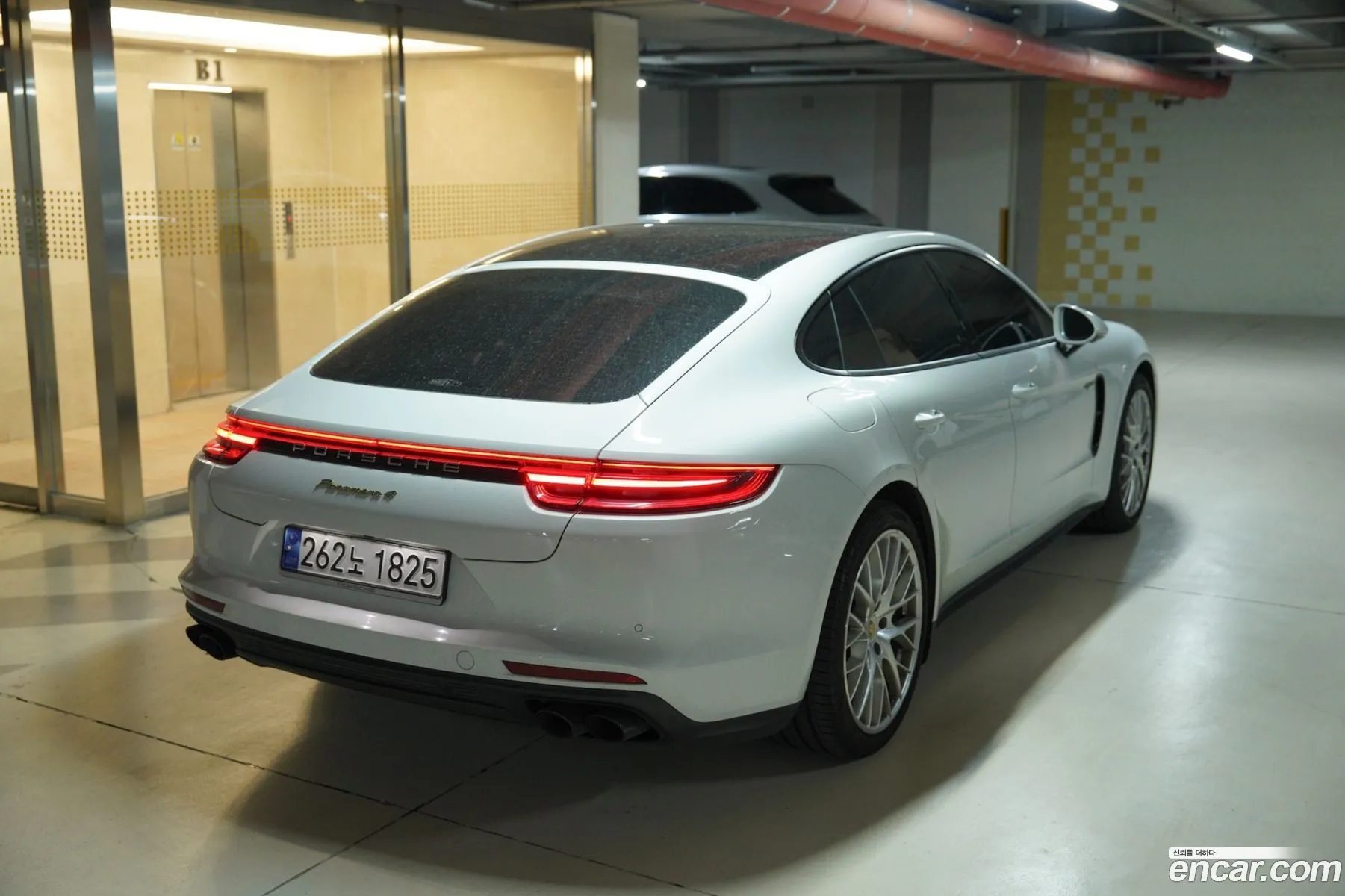 Porsche Panamera 2018 — 11