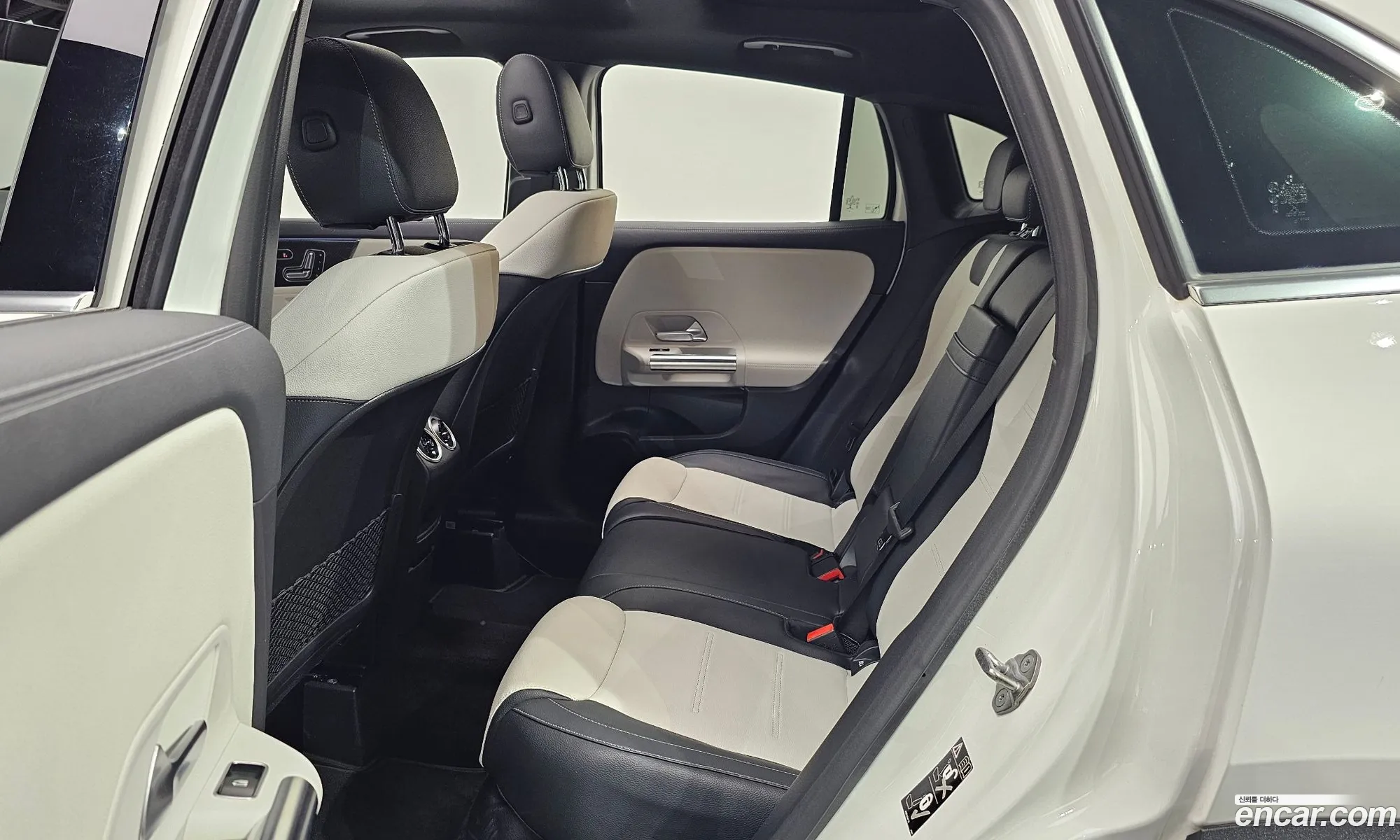 Mercedes-Benz GLA-Class H247 2023 — 4