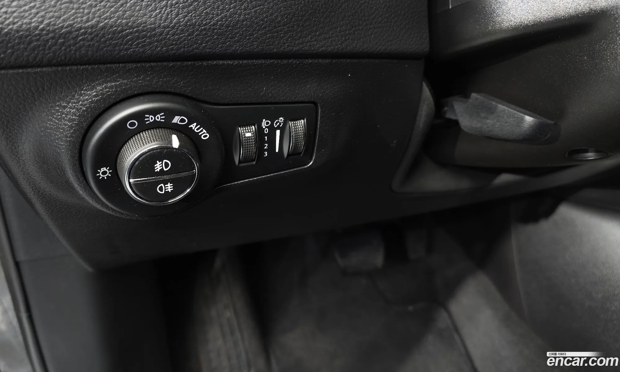 Jeep Compass 2018 3C4NJDBB5JT396620 — 13