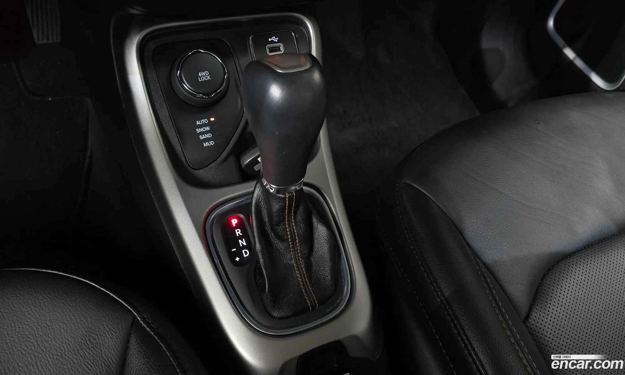 Jeep Compass 2018 3C4NJDBB5JT396620 — 24