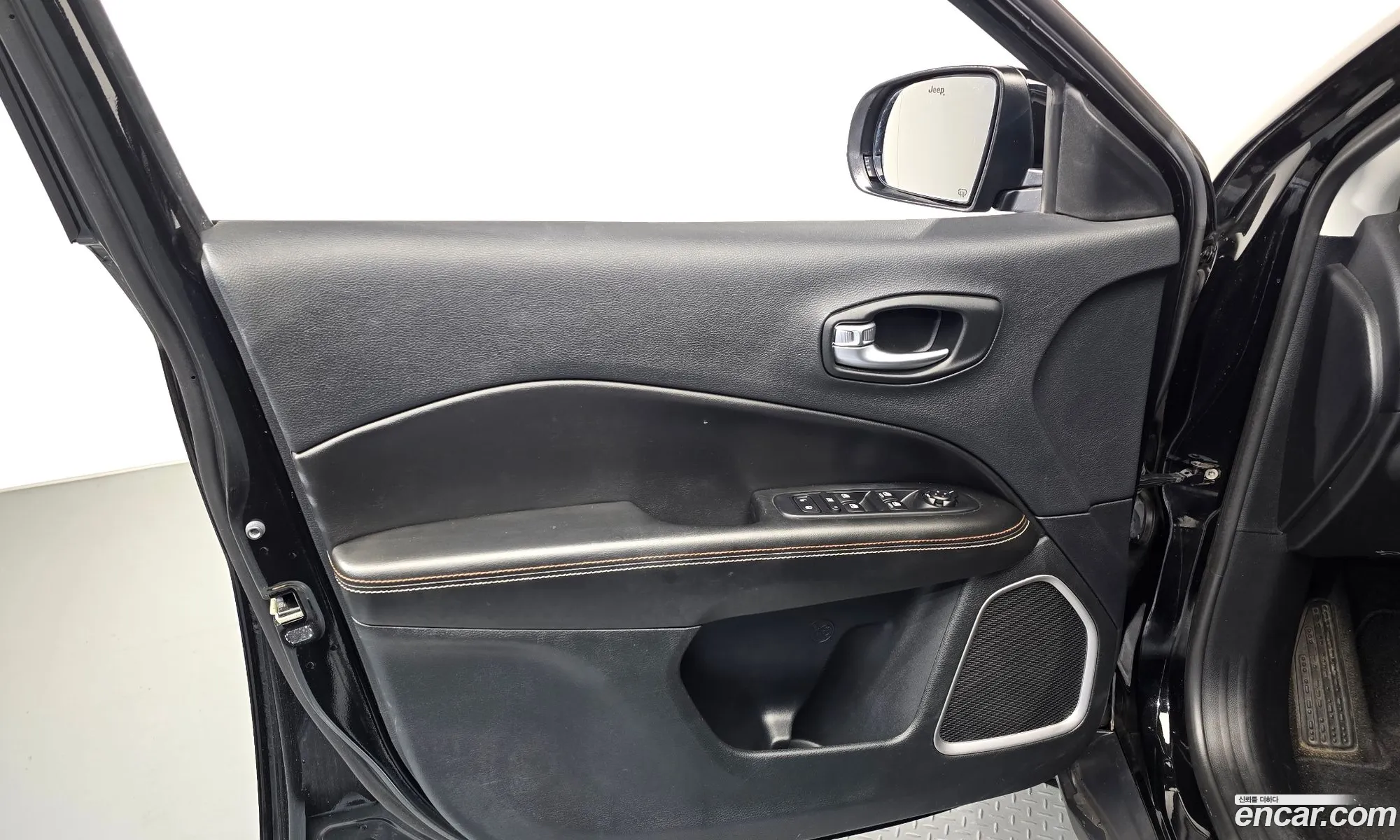Jeep Compass 2018 3C4NJDBB5JT396620 — 23