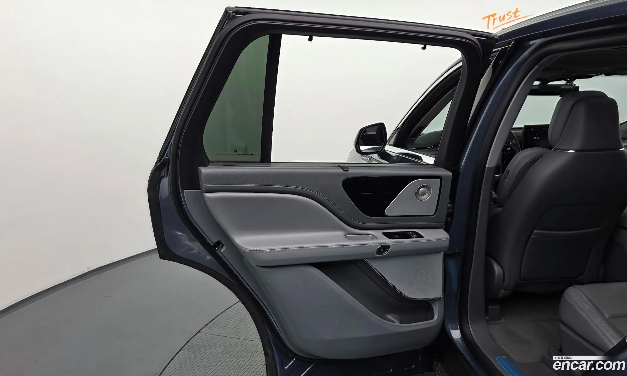 Lincoln Aviator 2021 — 17