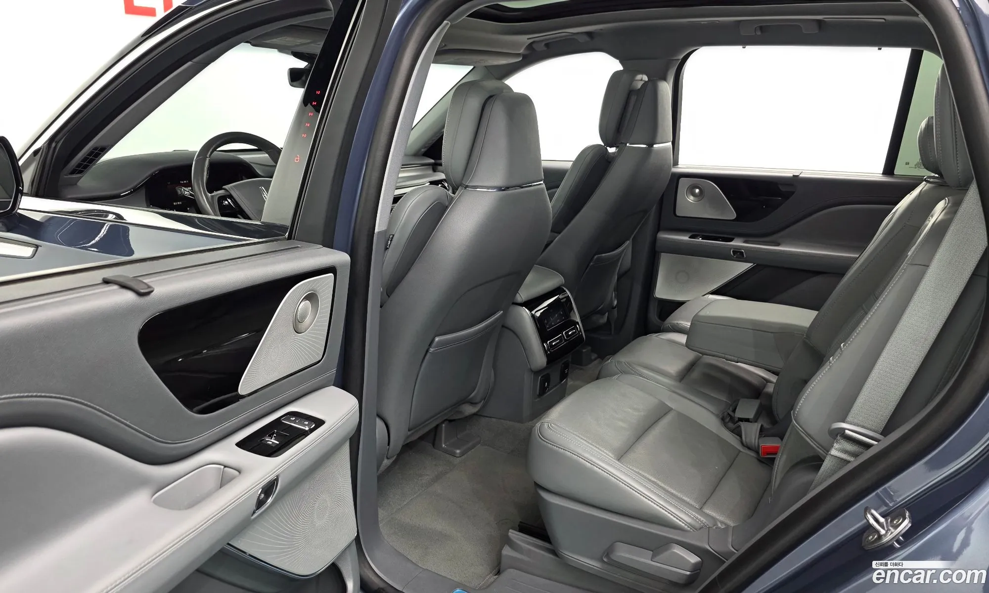 Lincoln Aviator 2021 — 23