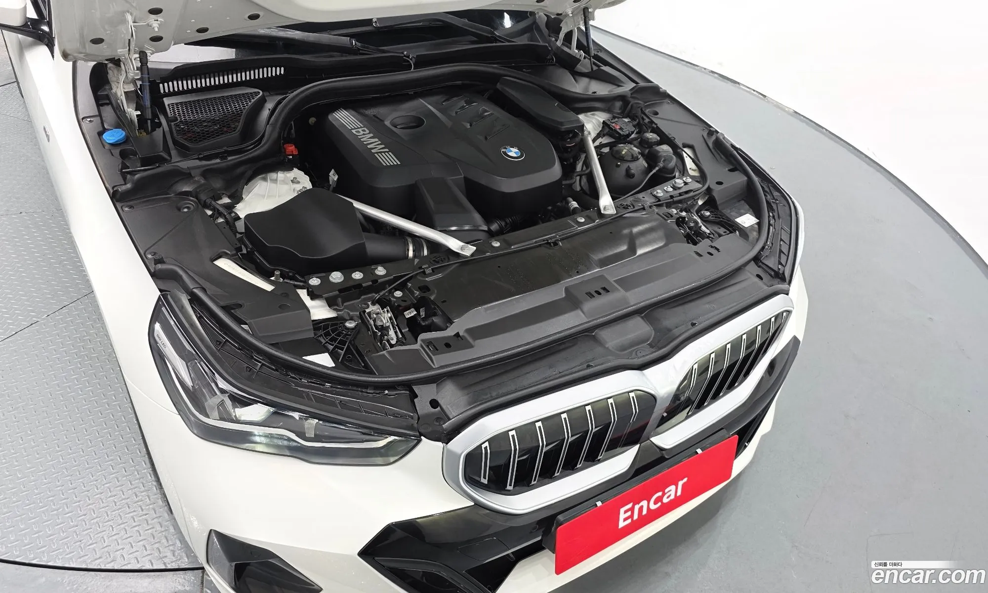 BMW 5 Series 2023 WBA21FJ01RCP89307 — 32