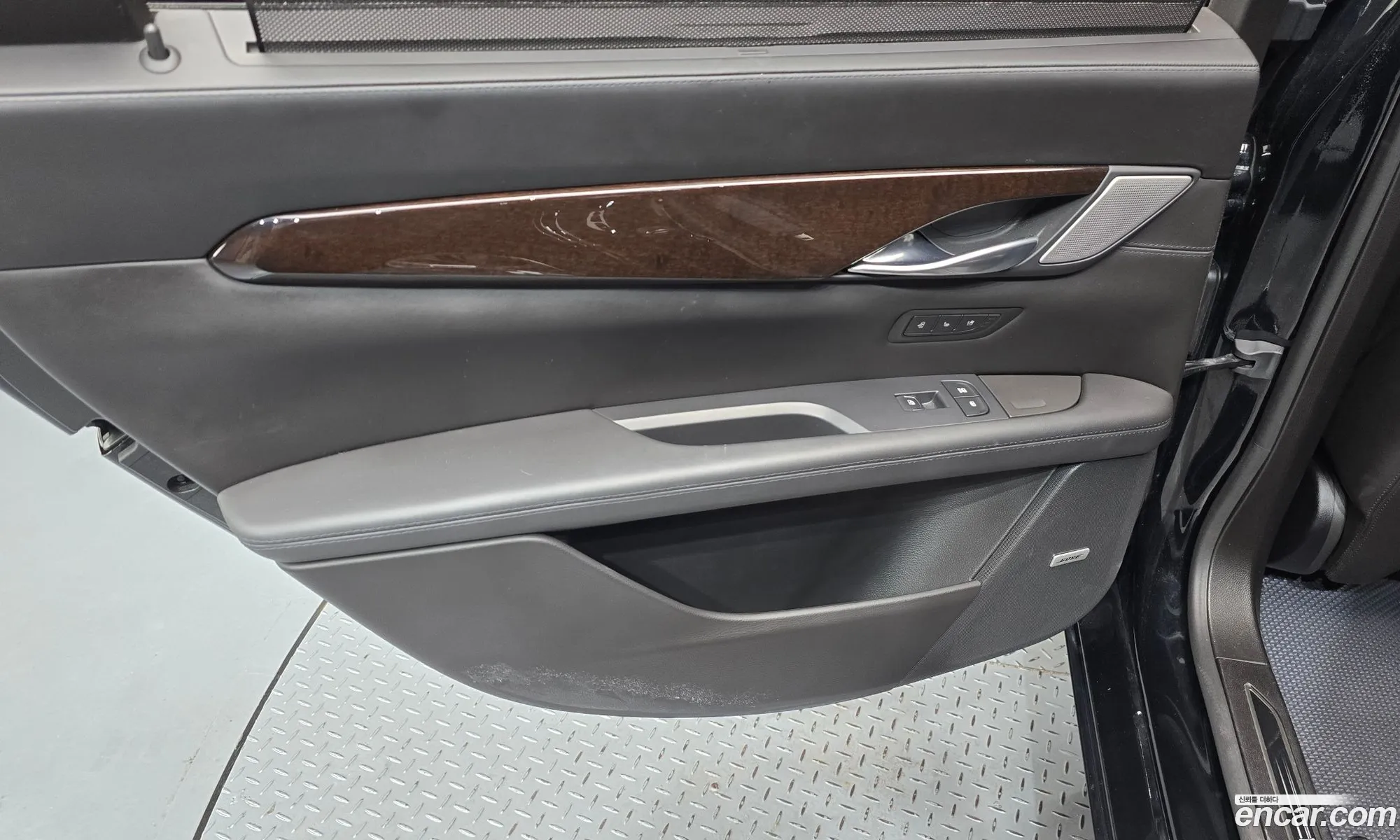 Cadillac CT6 2019 1G6K95RS8KU135337 — 14