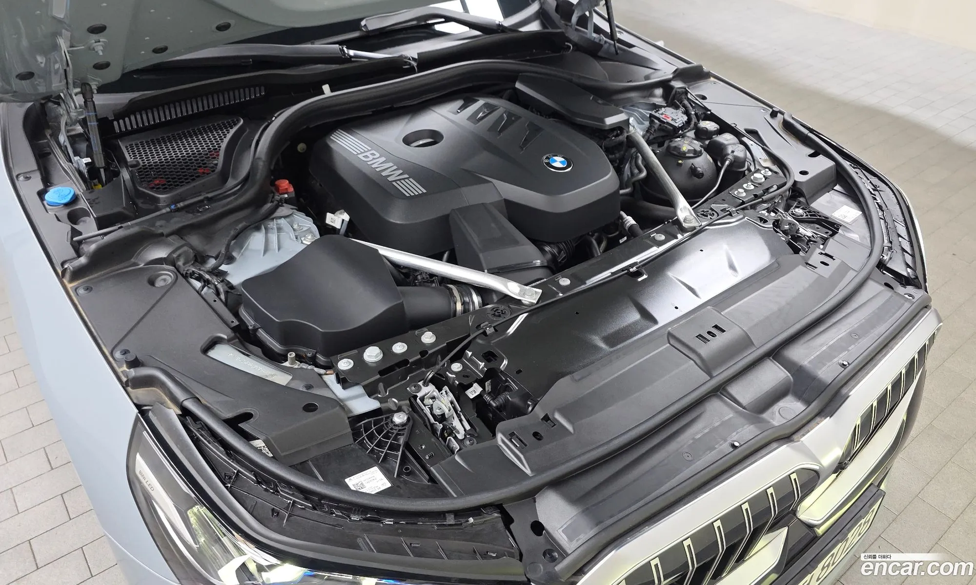 BMW 5 Series 2024 WBA21FJ03RCR60042 — 12