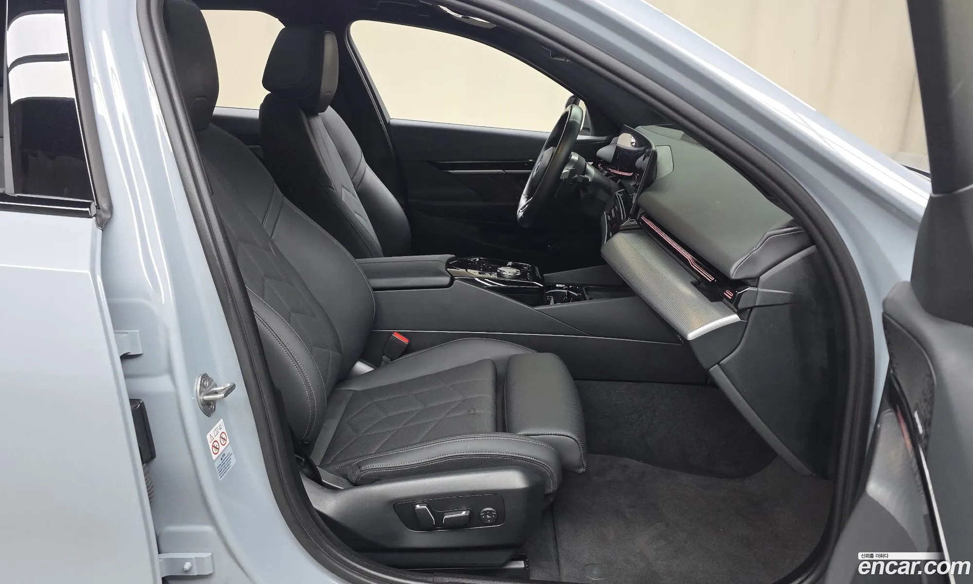 BMW 5 Series 2024 WBA21FJ03RCR60042 — 14