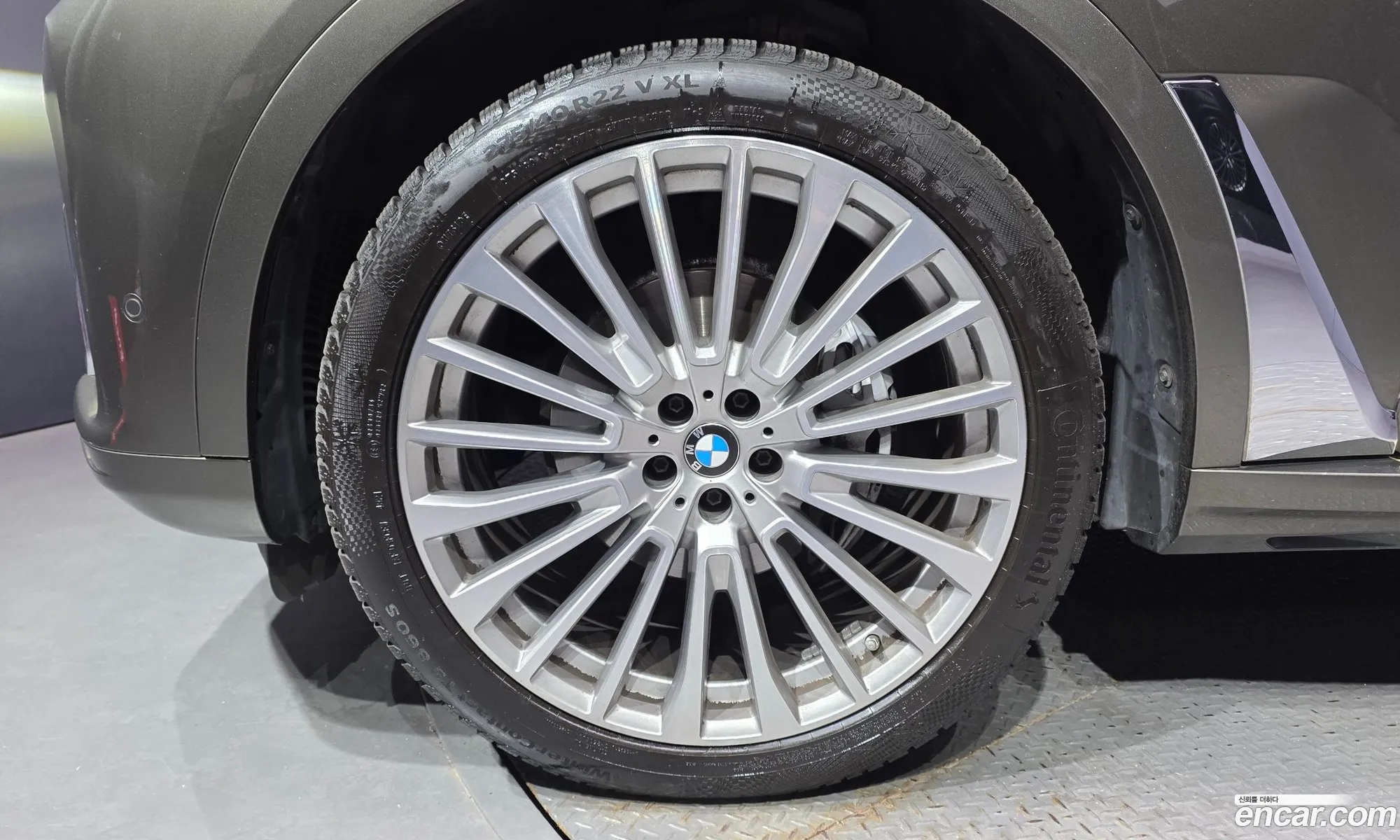 BMW X7 2022 WBACW2102N9L04582 — 40