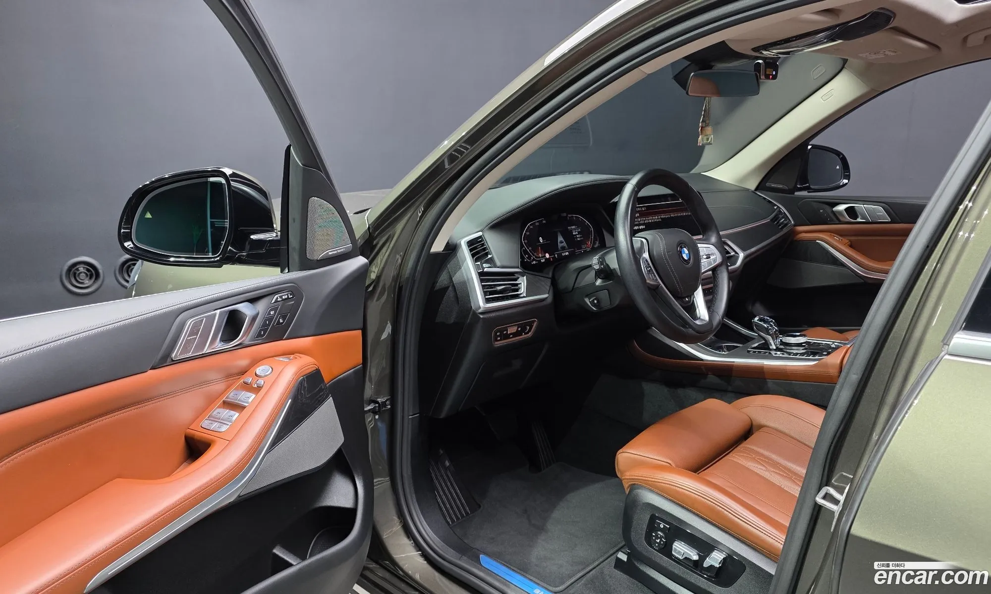 BMW X7 2022 WBACW2102N9L04582 — 39