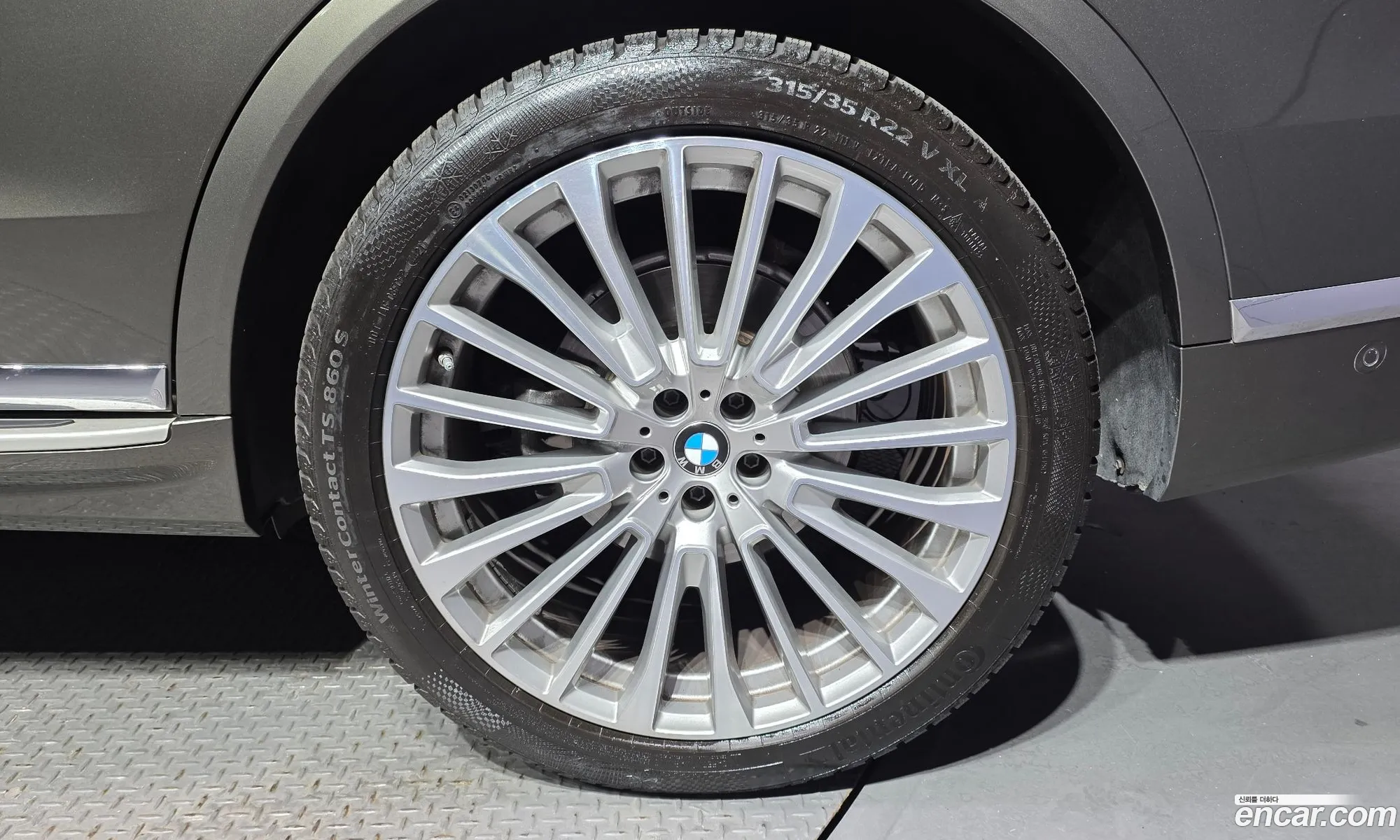 BMW X7 2022 WBACW2102N9L04582 — 32