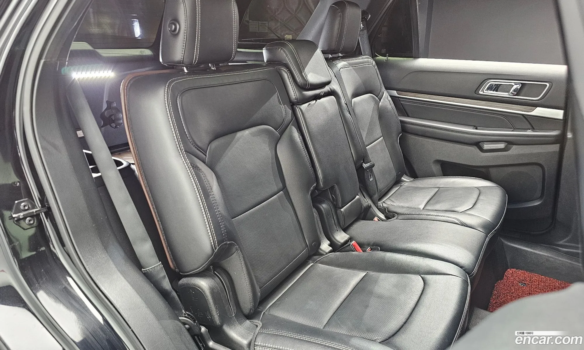 Ford Explorer 2017 1FM5K8F86HGD32244 — 8
