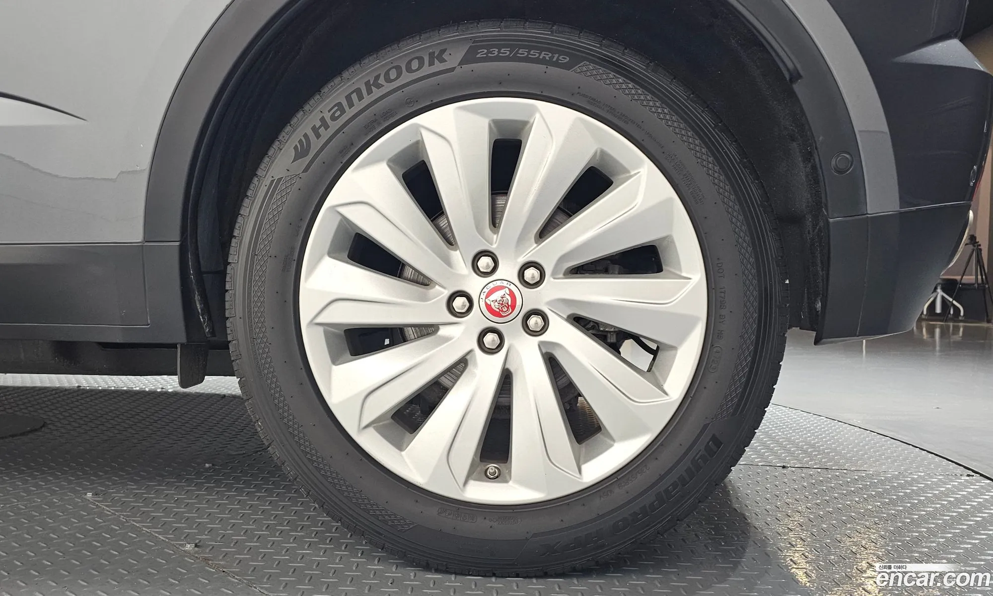Jaguar E-Pace 2018 SADFA2BX7J1Z28000 — 2
