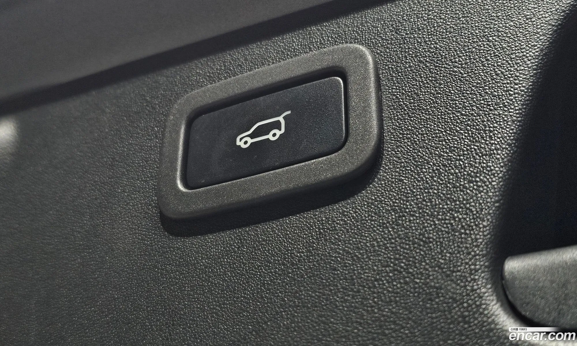 Jaguar E-Pace 2018 SADFA2BX7J1Z28000 — 15