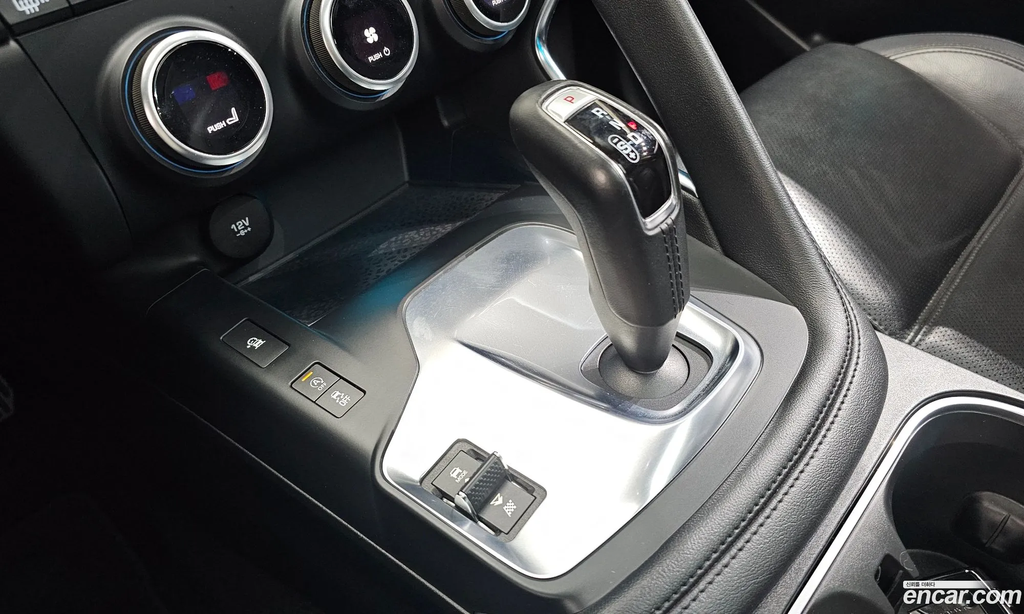Jaguar E-Pace 2018 SADFA2BX7J1Z28000 — 13