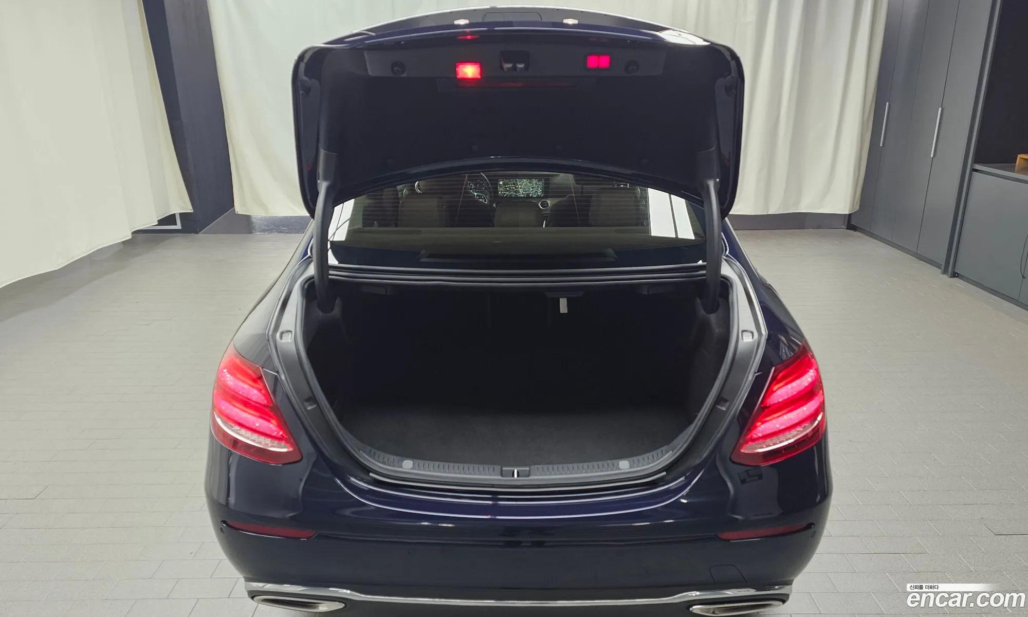 Mercedes-Benz E-Class W213 2019 WDDZF4KB3KA662539 — 23