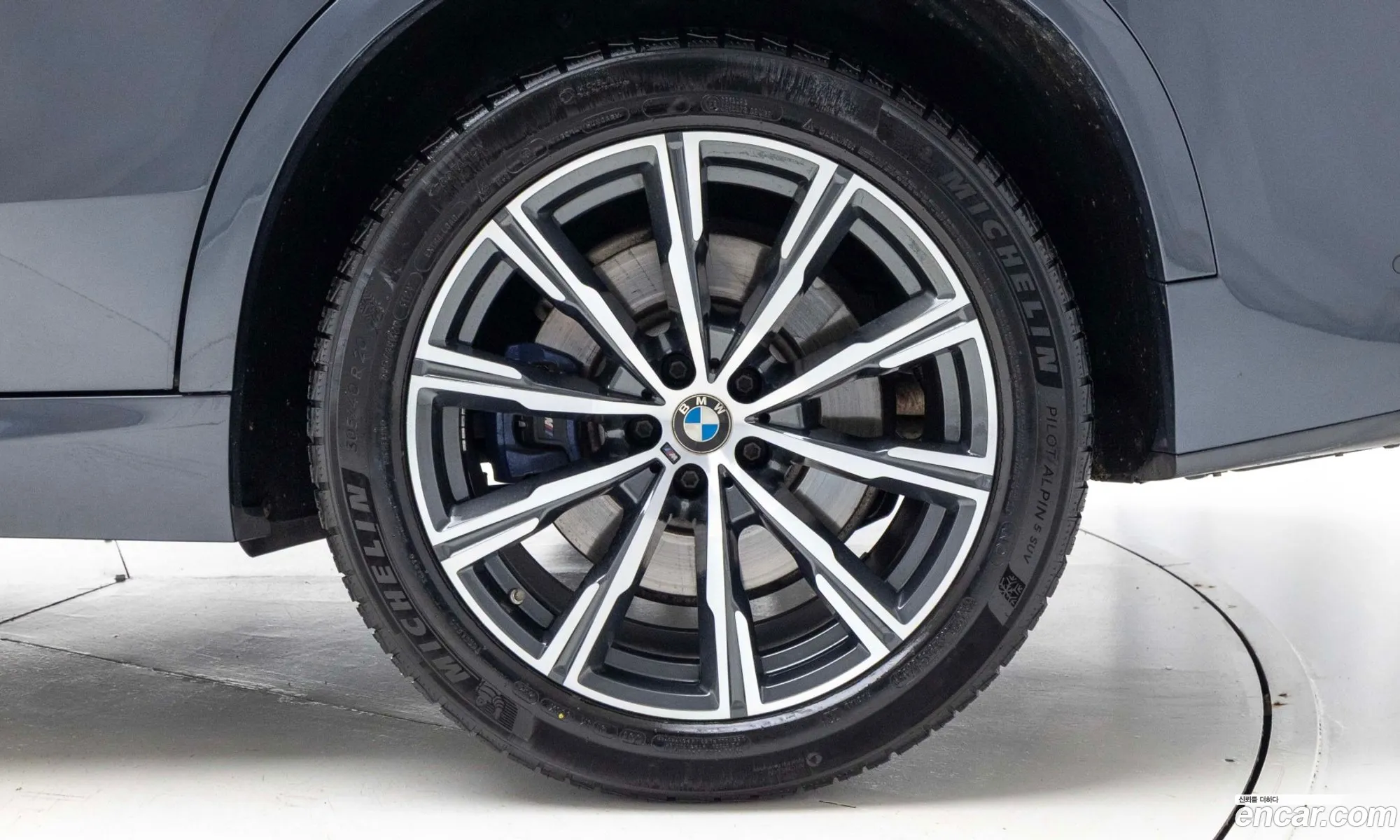 BMW X5 2021 — 8