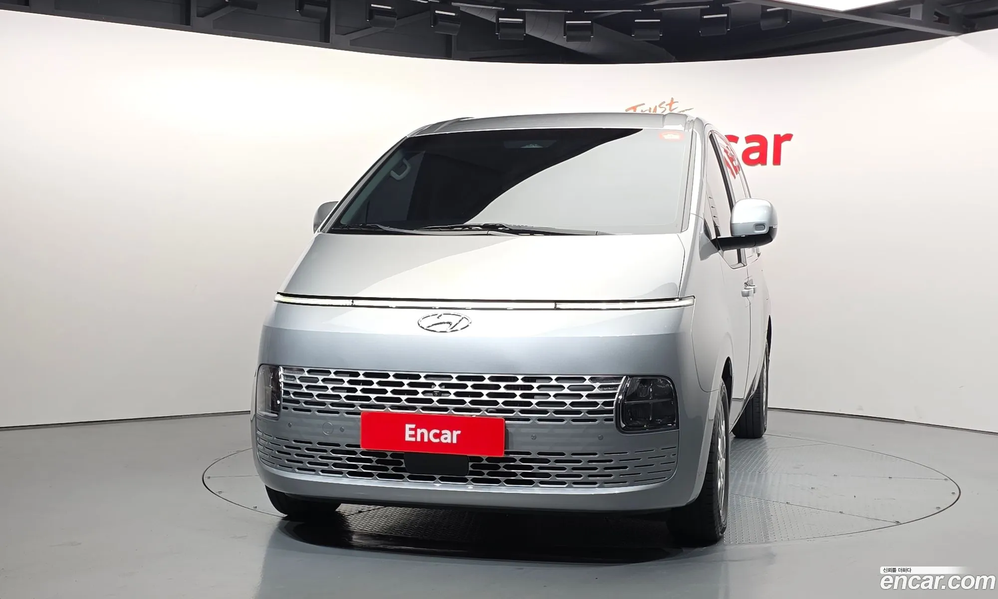 Hyundai Staria 2023 — 4