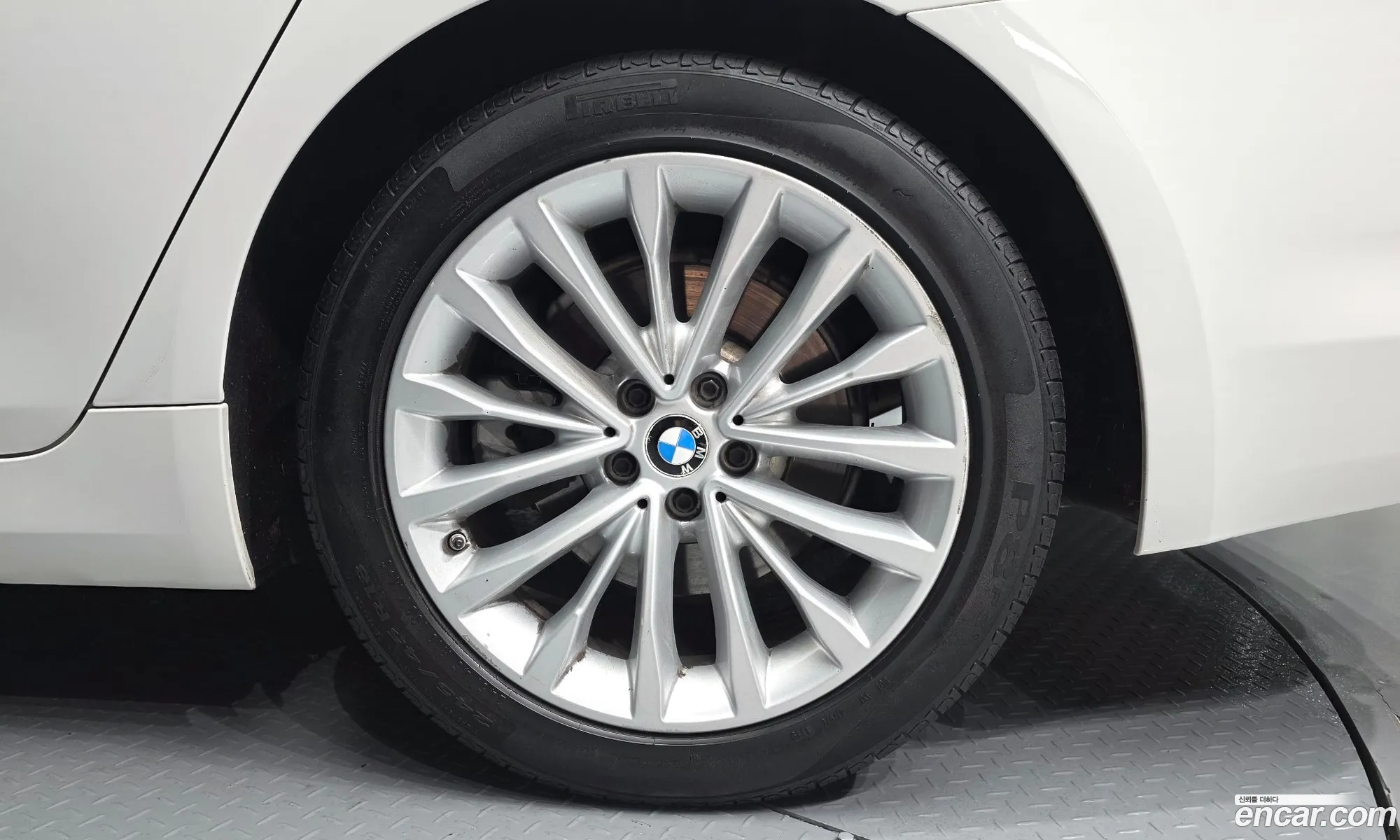 BMW 5 Series 2020 — 21