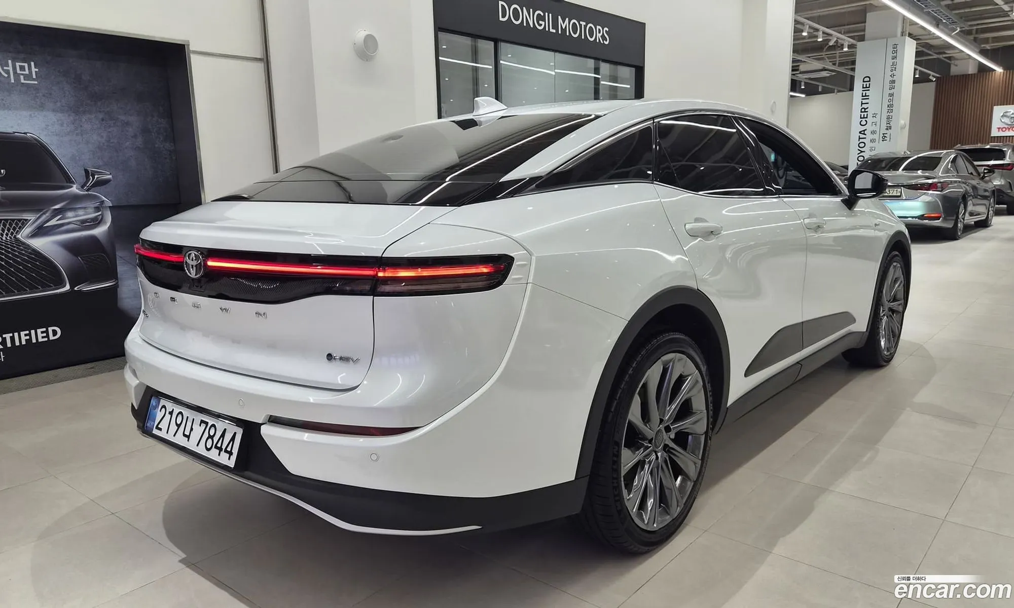 Toyota Crown Crossover 2025 — 13
