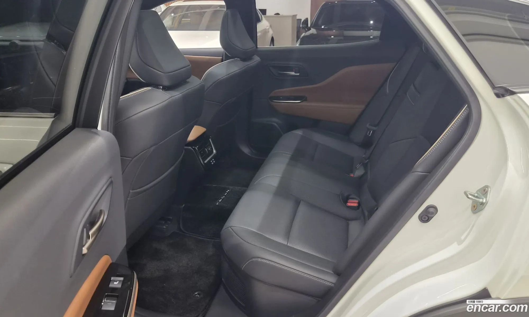 Toyota Crown Crossover 2025 — 7