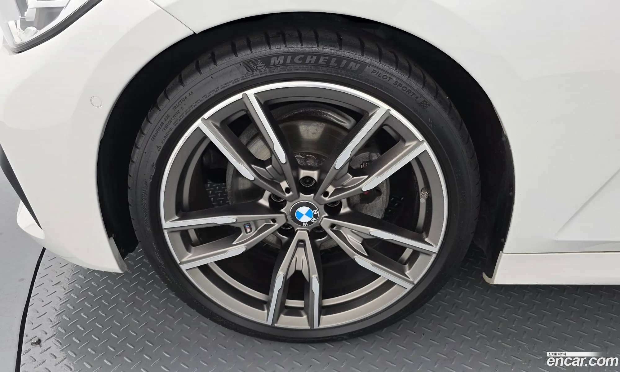 BMW 3 Series 2019 WBA5V5101LFH45764 — 19