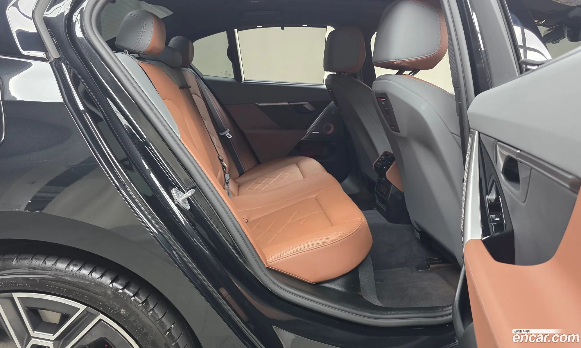 BMW 5 Series 2025 — 12