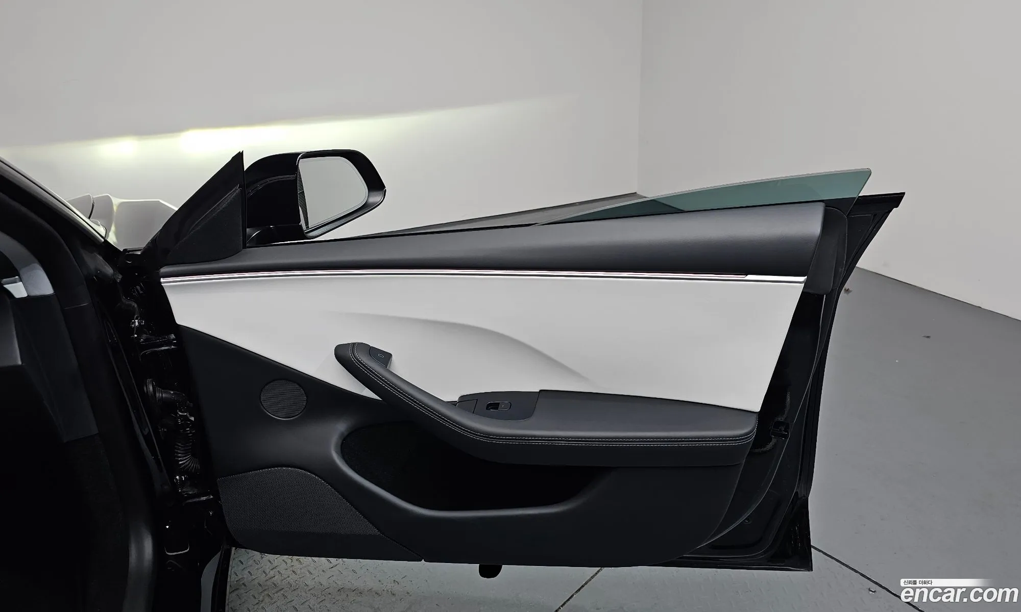 Tesla Model 3 2024 LRW3E7EK7RC127323 — 13