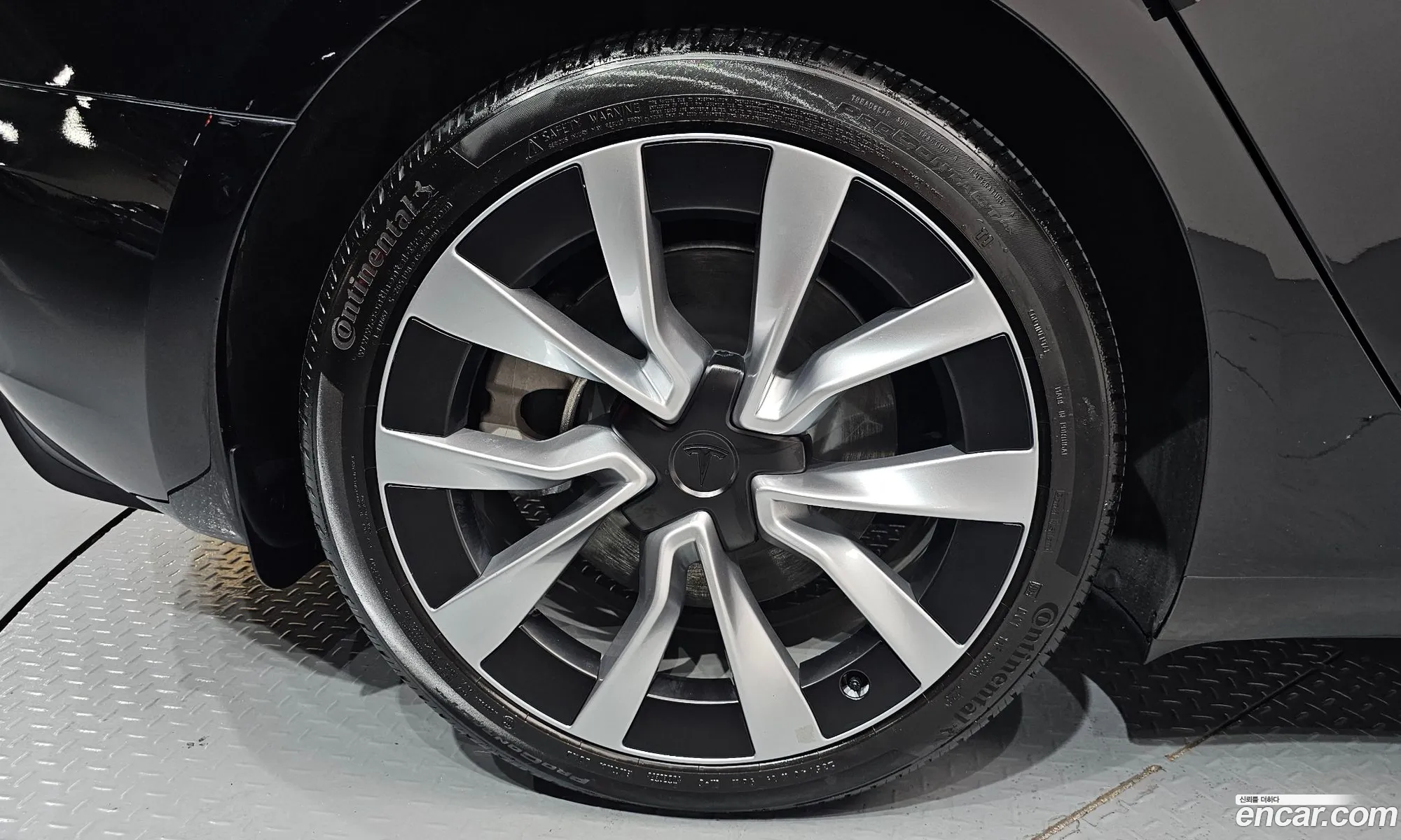Tesla Model 3 2024 LRW3E7EK7RC127323 — 11