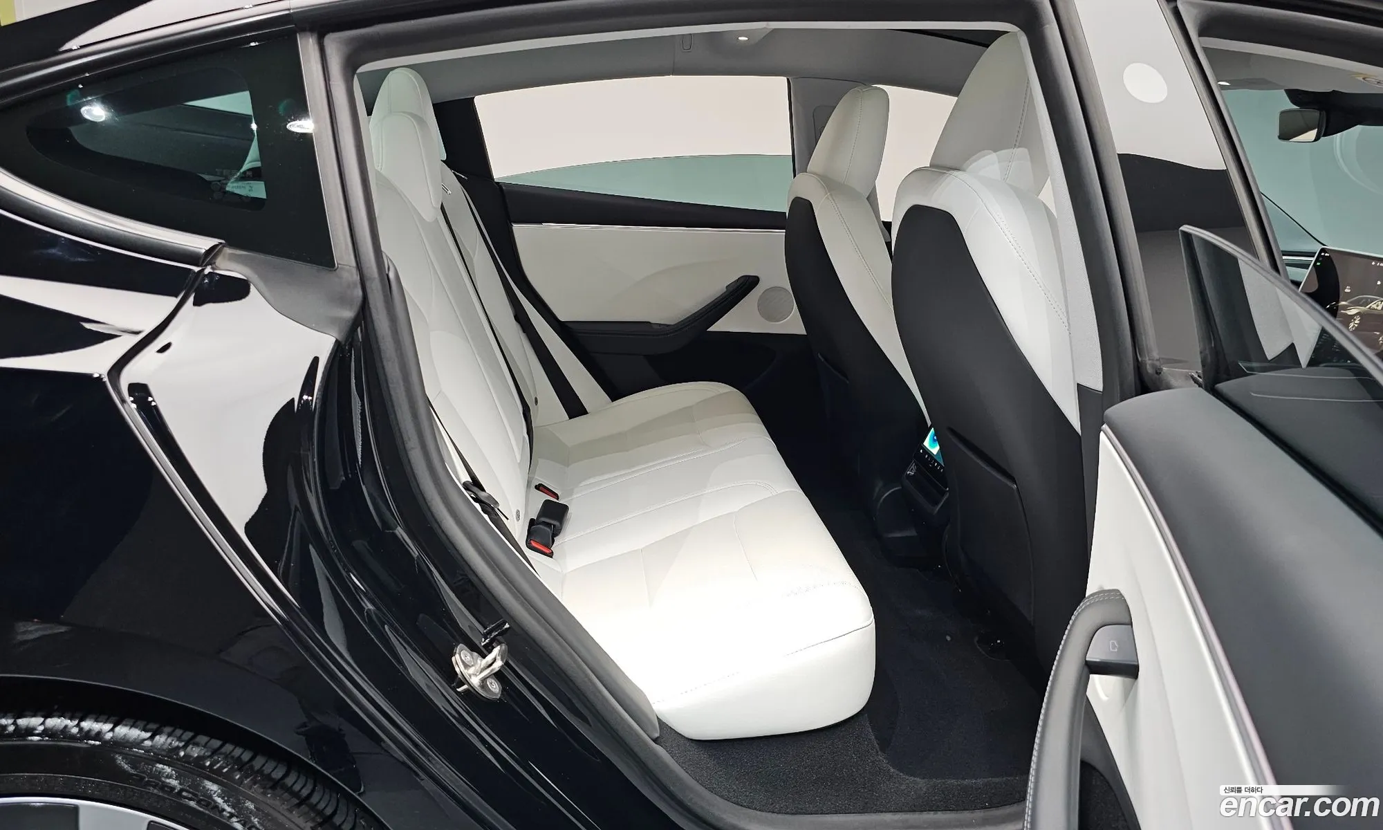 Tesla Model 3 2024 LRW3E7EK7RC127323 — 15
