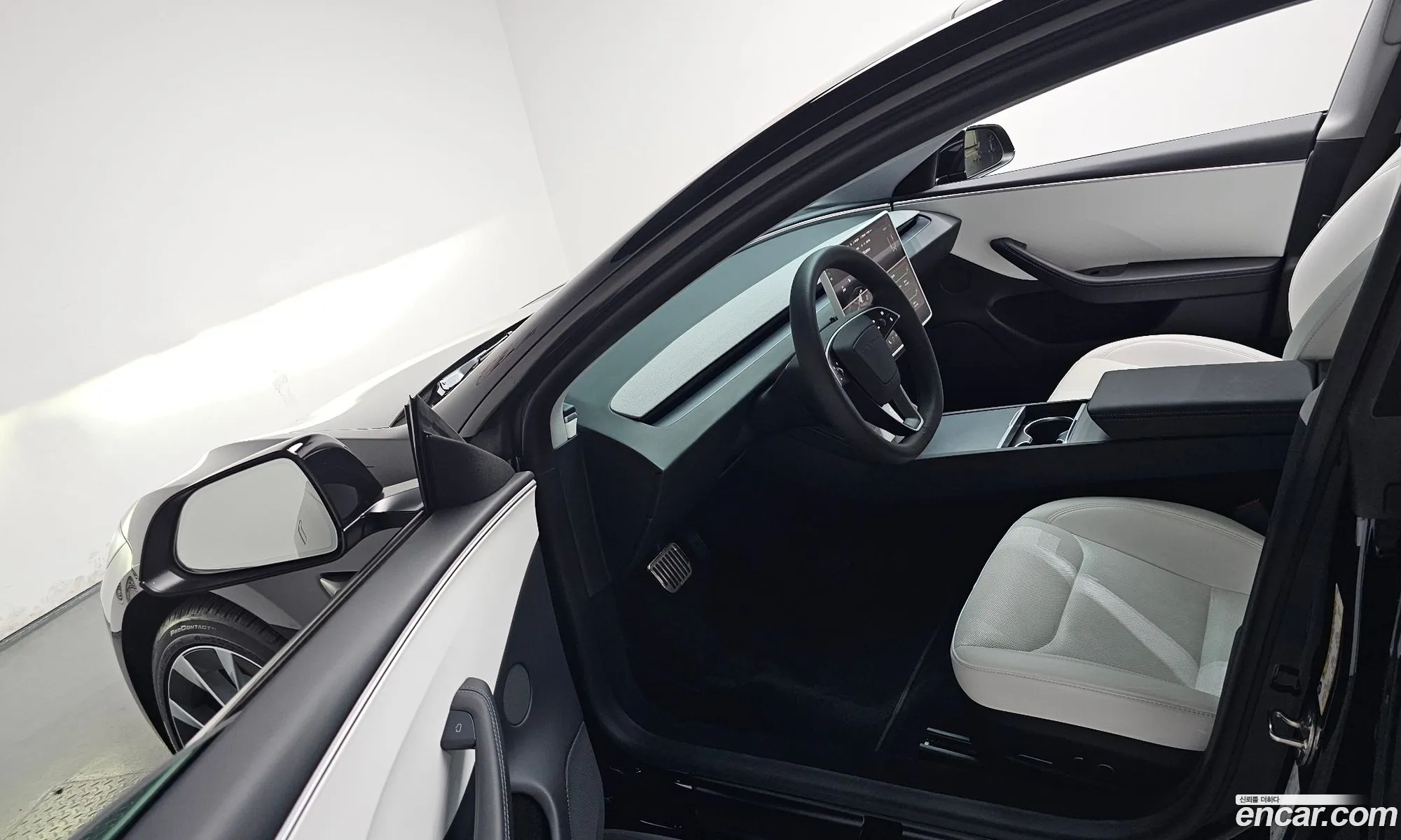 Tesla Model 3 2024 LRW3E7EK7RC127323 — 16