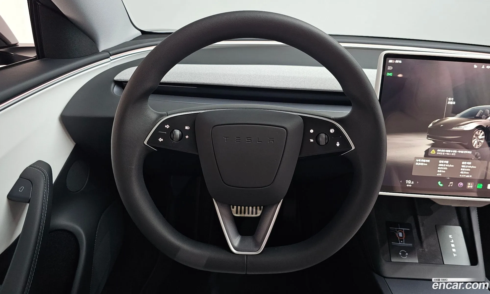 Tesla Model 3 2024 LRW3E7EK7RC127323 — 18