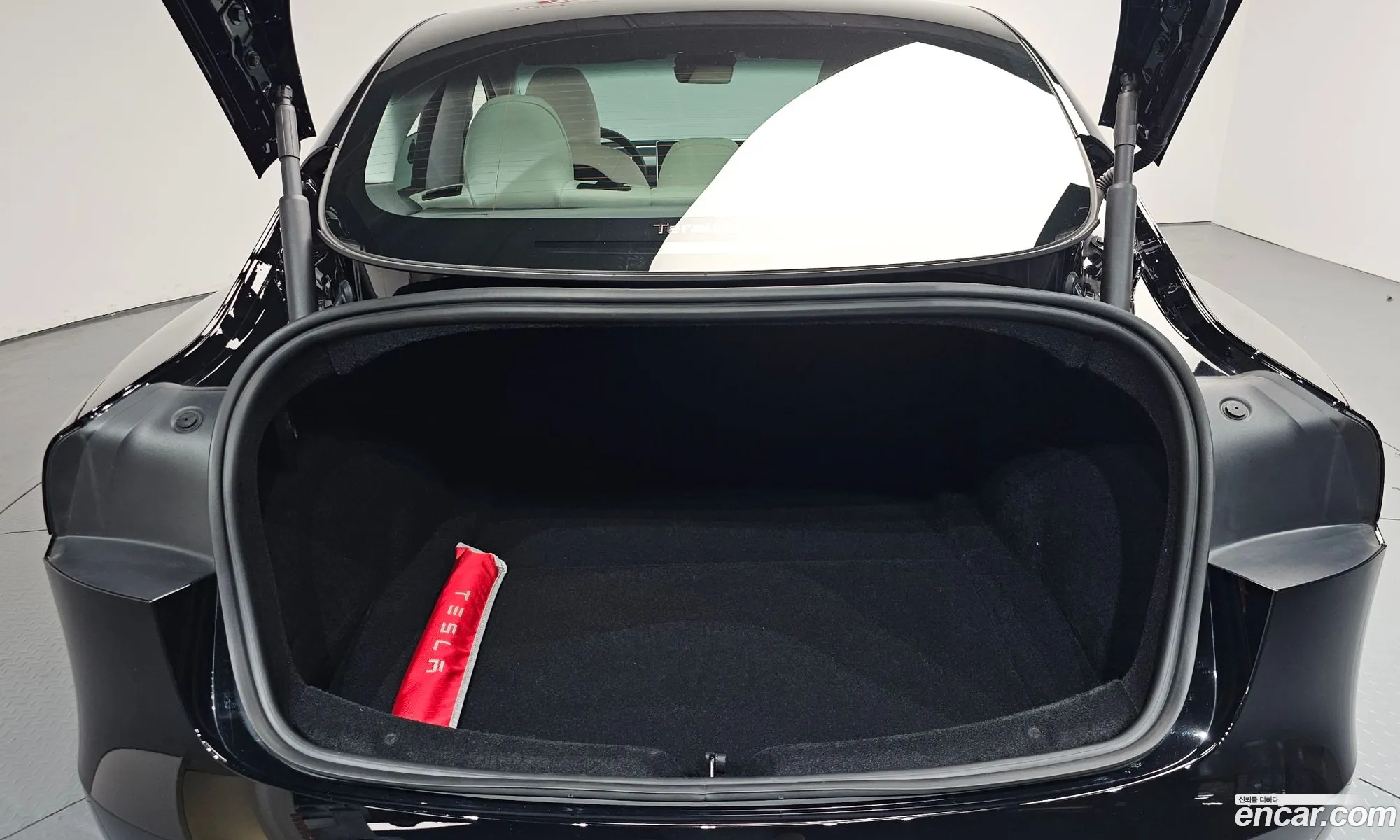 Tesla Model 3 2024 LRW3E7EK7RC127323 — 5